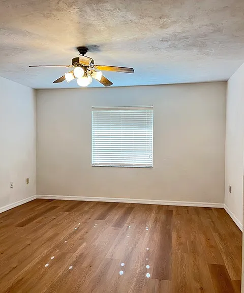 1004 New Bedford Dr — Photo 12