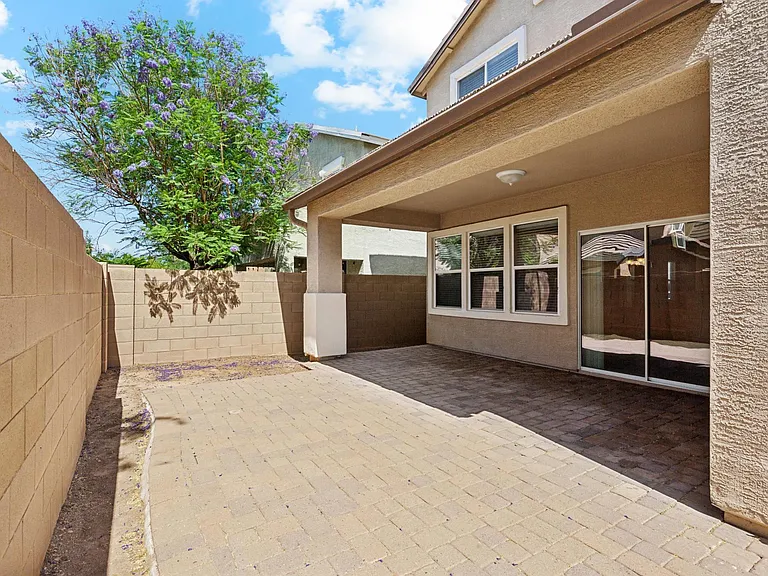 3011 W Cavalry Dr — Photo 2