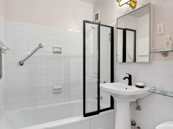 136 East 56th Street image 5 of 5