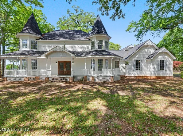 103 Gristmill Rd, Lucedale, MS 39452