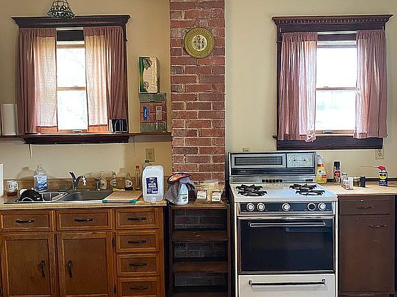4th image of 434 Highland Ave