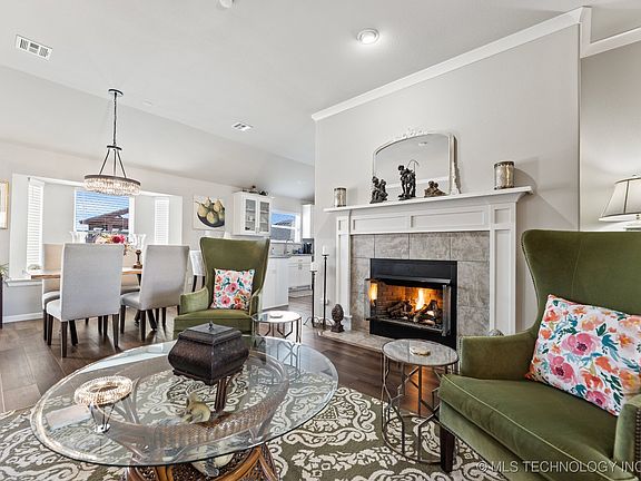 4th image of 4013 S 148th East Pl