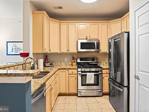 5th image of 3830 Lightfoot St Unit 425