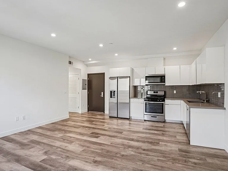 12905 Landale Street — Photo 6