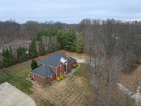 5th image of 6466 Thorn Ridge Dr