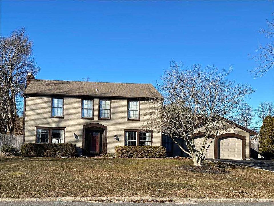 1st image of 15 Millbrook Dr