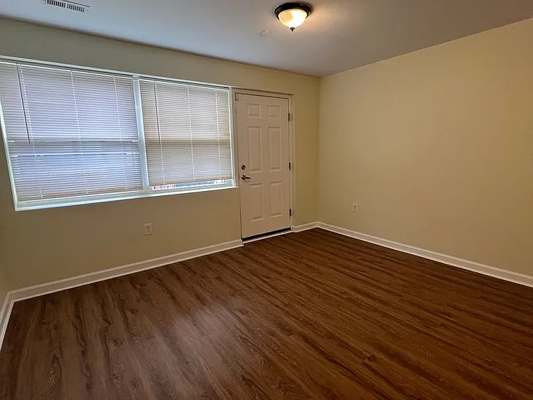 4300 Liberty Heights Ave — Photo 24