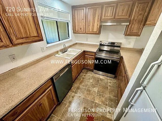 Fantastic Condo in East Roseville — Photo 4