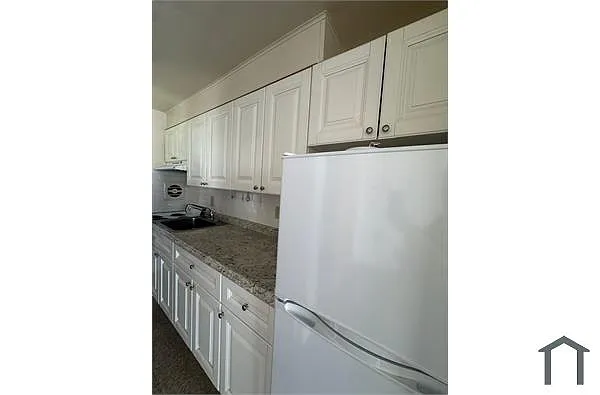 Building Photo - 165 McKinley Ave #15A