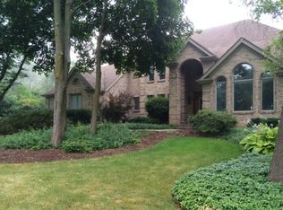 8N665 Edgewood Rd, Elgin, IL 60124