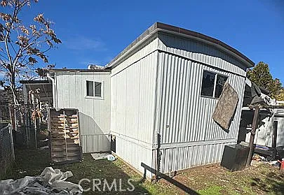 320 Schindler St photo 1