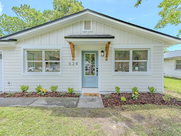 624 Vernon St — Photo 3