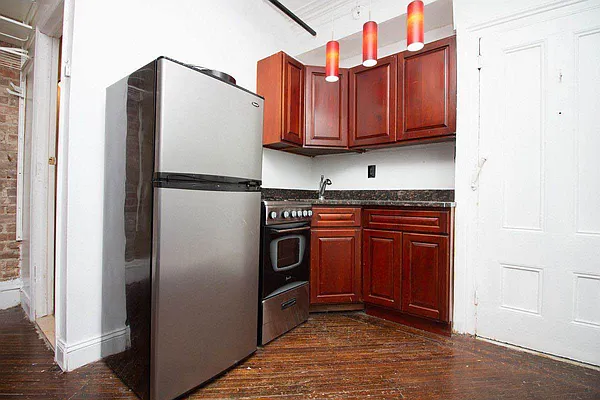 Rented by ERNY LLC | media 17