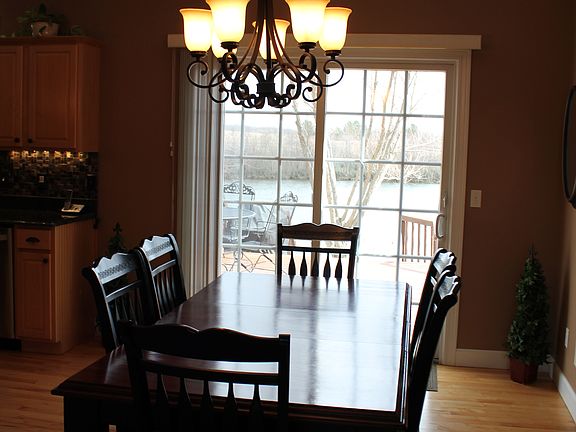 Dinette overlooking pond