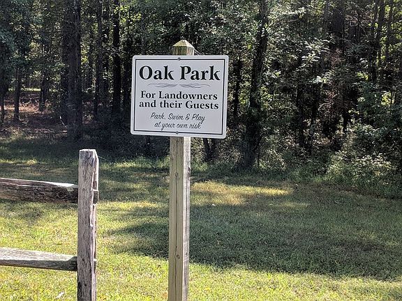 5th image of 4 Lakepoint Dr