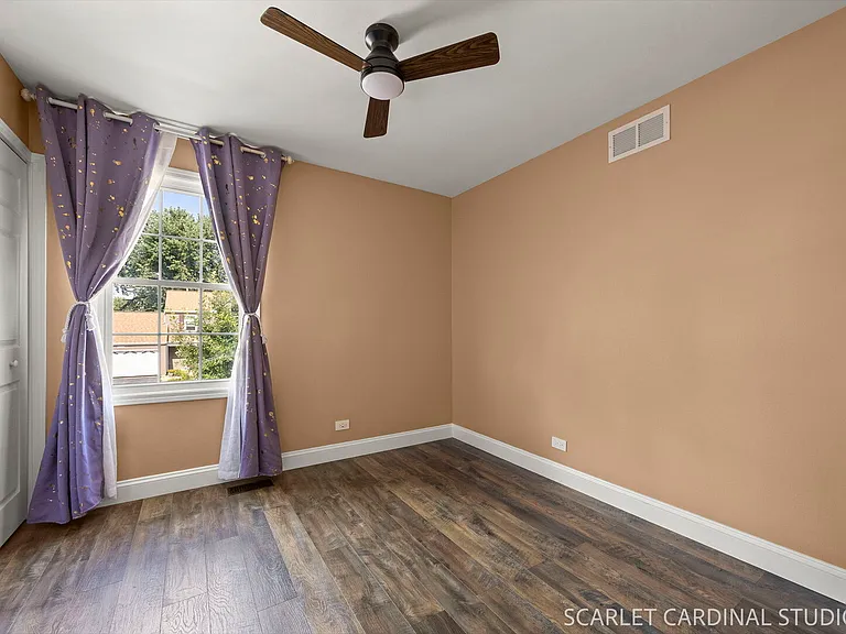309 Newport Ln — Photo 16