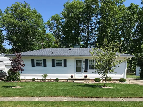 15 Crestwood Dr, Willard, OH 44890
