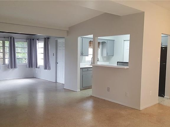 2nd image of 300 Glenmont Dr E