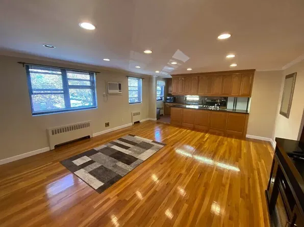 160-19 16th Ave #2, Whitestone, NY 11357