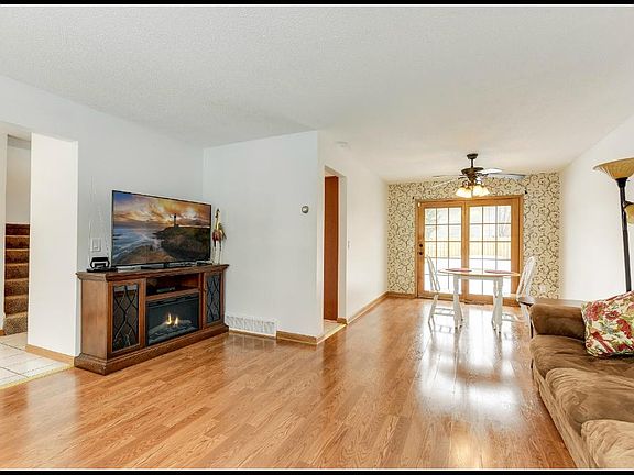 4th image of 4452 Greenhaven Dr