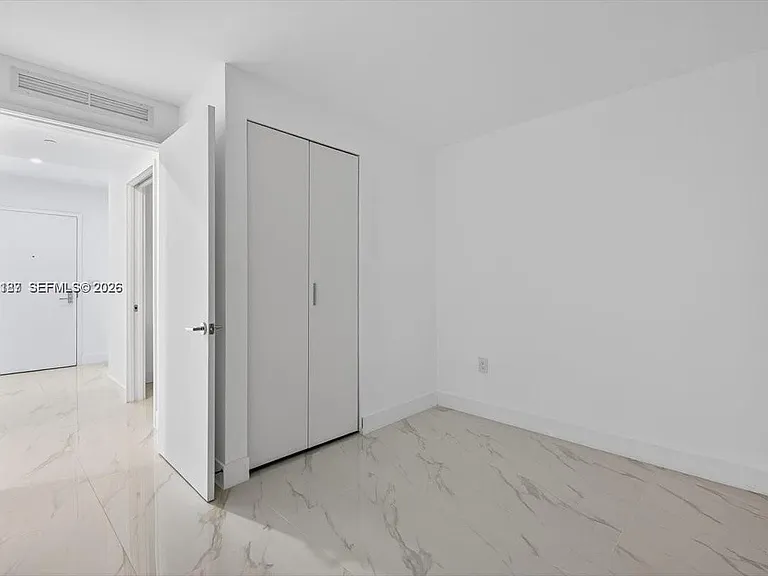 700 NE 24th St #1405 — Photo 13