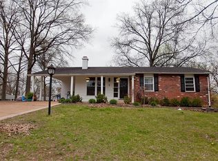8 Lori Cir, Maryland Heights, MO 63043