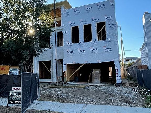 3rd image of 1606 Woodhead St