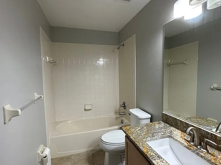 413 Kensington Lake Cir — Photo 15