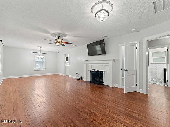 5th image of 7778 RAMONA Boulevard W