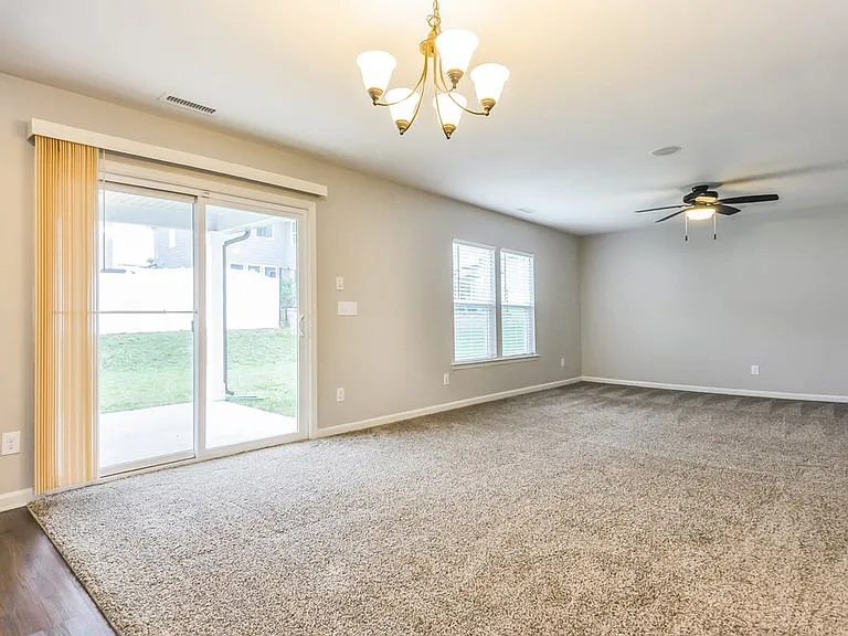 84 Pamlico Dr — Photo 5