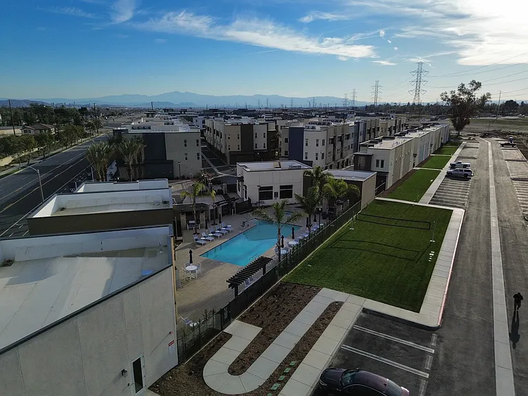 Westbury Apartments — Photo 19
