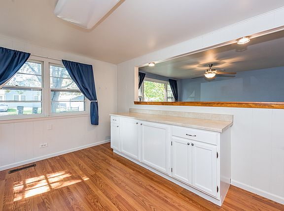5th image of 129 Bellevue Dr