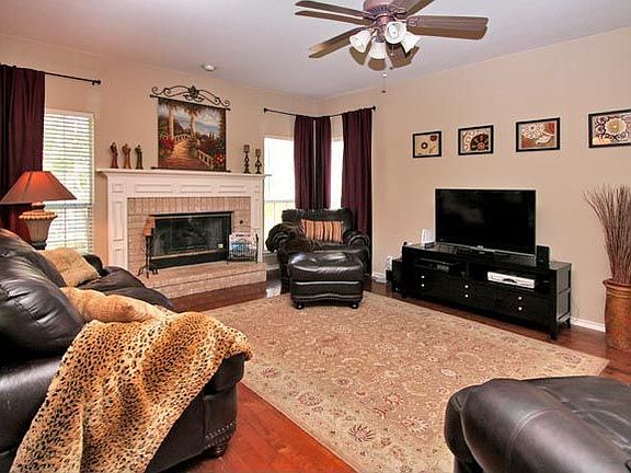 2nd image of 16 Spring Lake Dr