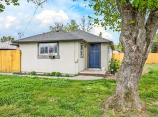 1702 SW Bridge St, Grants Pass, OR 97526