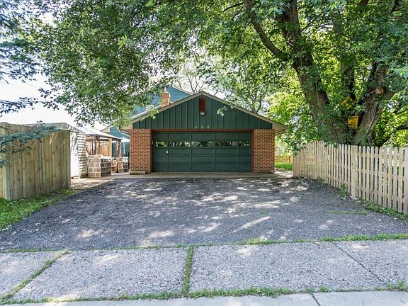 5th image of 369 Wentworth Ave W