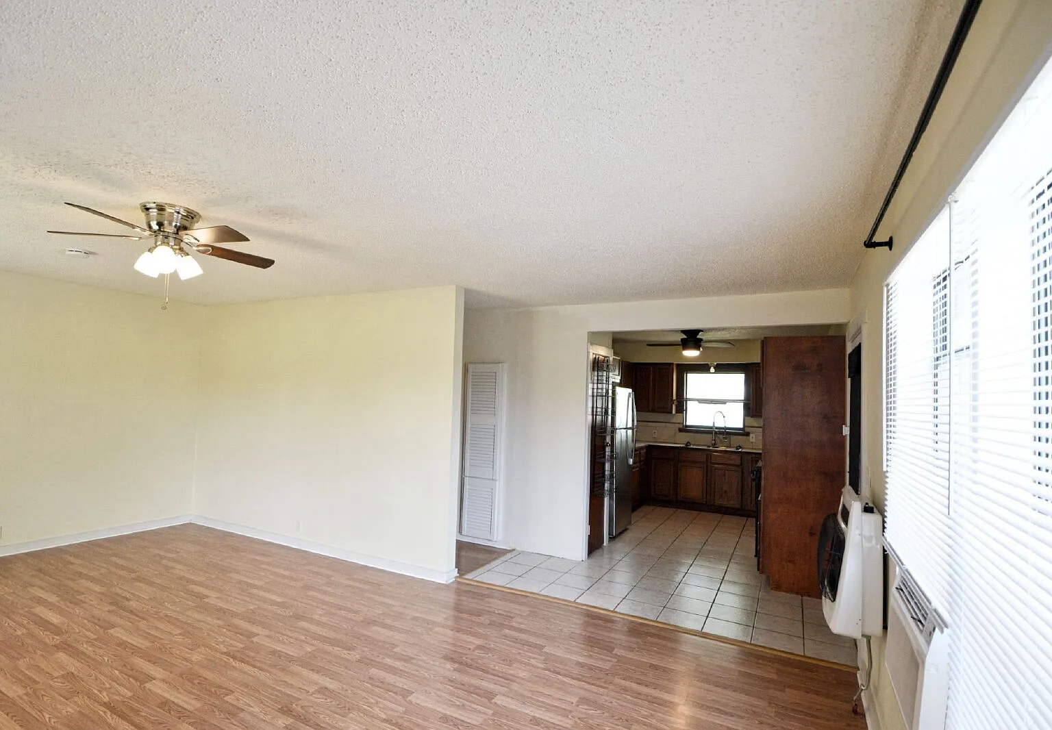 3 bed, 1.0 bath, 1080 sqft, $1,275 — Photo 4