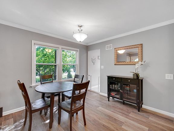 5th image of 237 E Goebel Dr