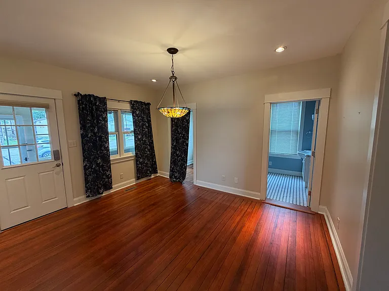 407 N Washington St — Photo 4