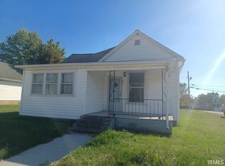 221 W 11th St, Bicknell, IN