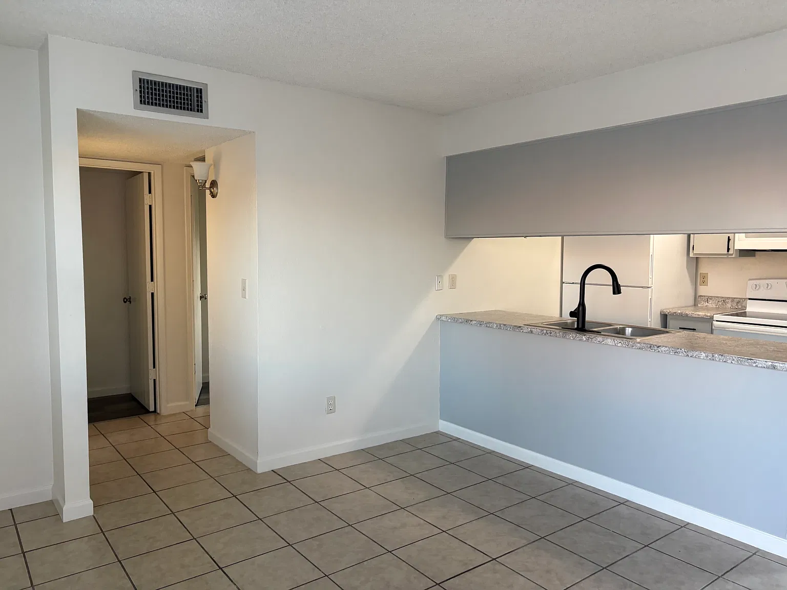 2 bed, 800 sqft, $1,195 — Photo 2