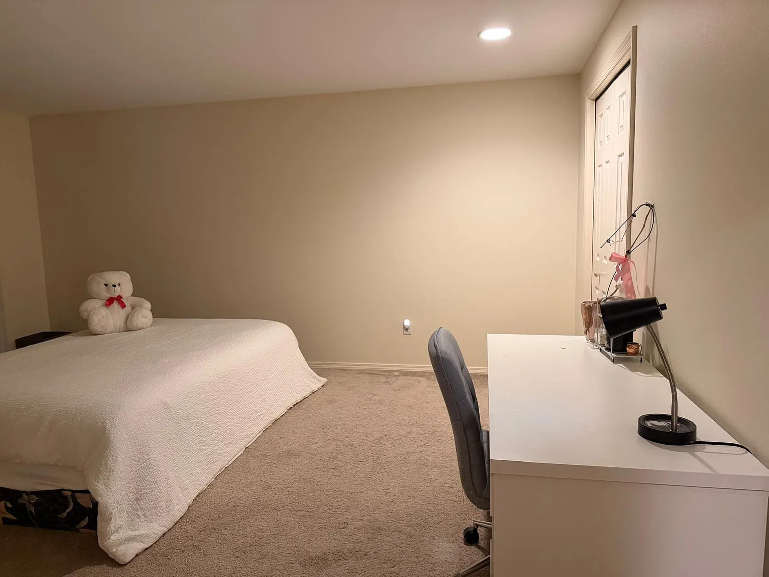 5 bed, 3.5 bath, 3618 sqft, $3,100 — Photo 3