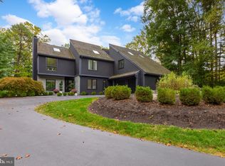 5 Diamond Dr, Thornton, PA 19373