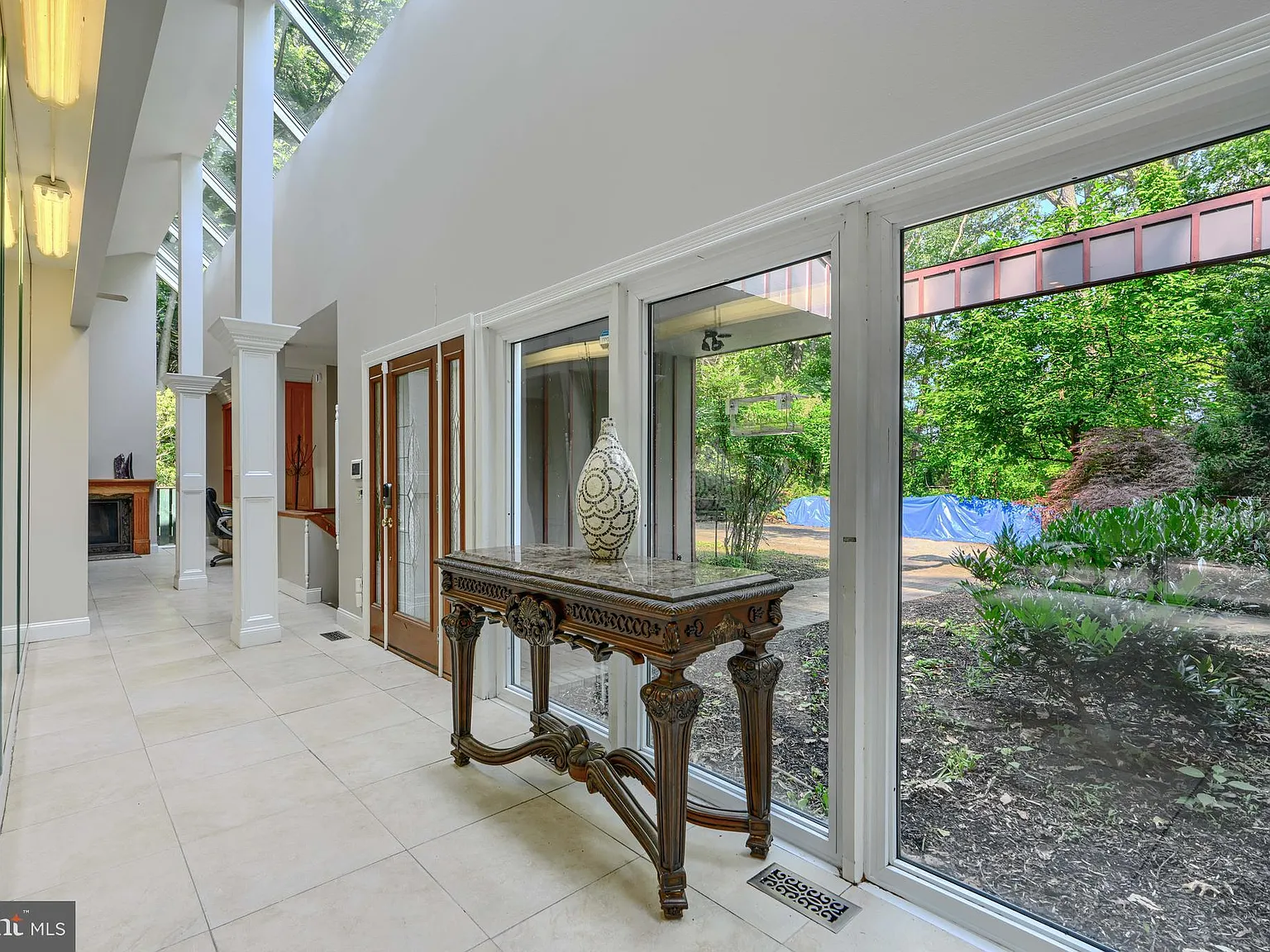 3 bed, 3.5 bath, 3664 sqft, $6,500 — Photo 3