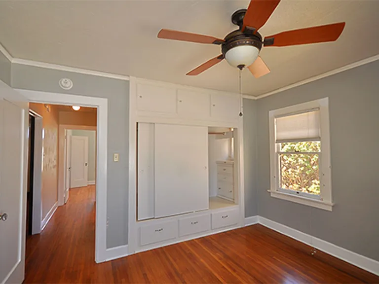 702 Leonard Ave — Photo 8