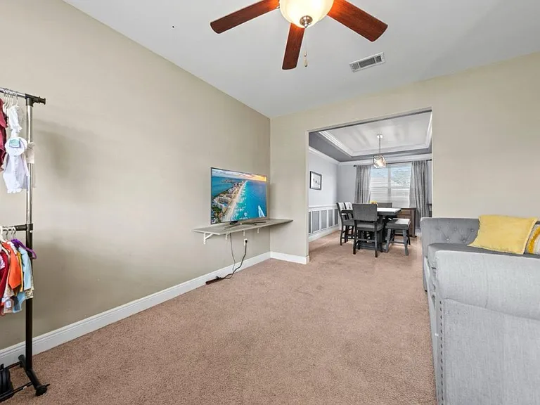 313 Scotch Pine Ln — Photo 6