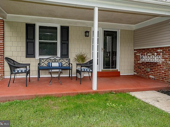 2nd image of 14 Castle Rock Dr
