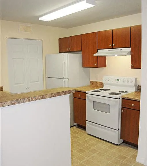 Lake Kathy Apartments — Photo 12