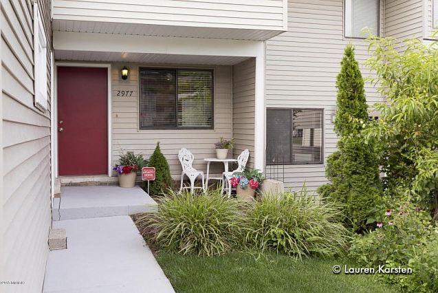 1st image of 2977 Chapshire Dr SE