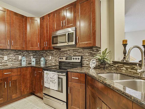 2nd image of 2319 Caney Oaks Dr