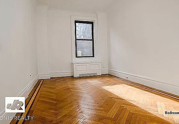3rd image of 145 E 35th St APT 4FW
